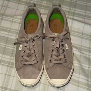 Cariuma Taupe Suede Sneakers with Green Insole